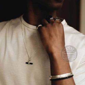 Taj Amsterdam zilveren Binh hanger MP12