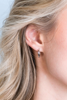 zinzi ZIO2224R creolen zilver glad met zirkoniasteentje